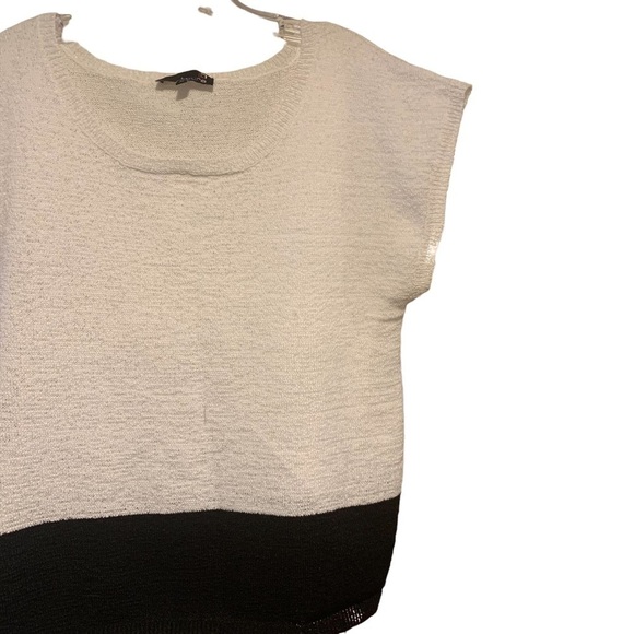 Black and White Short Sleeve Sleeve Knit Sweater - Picture 13 of 15